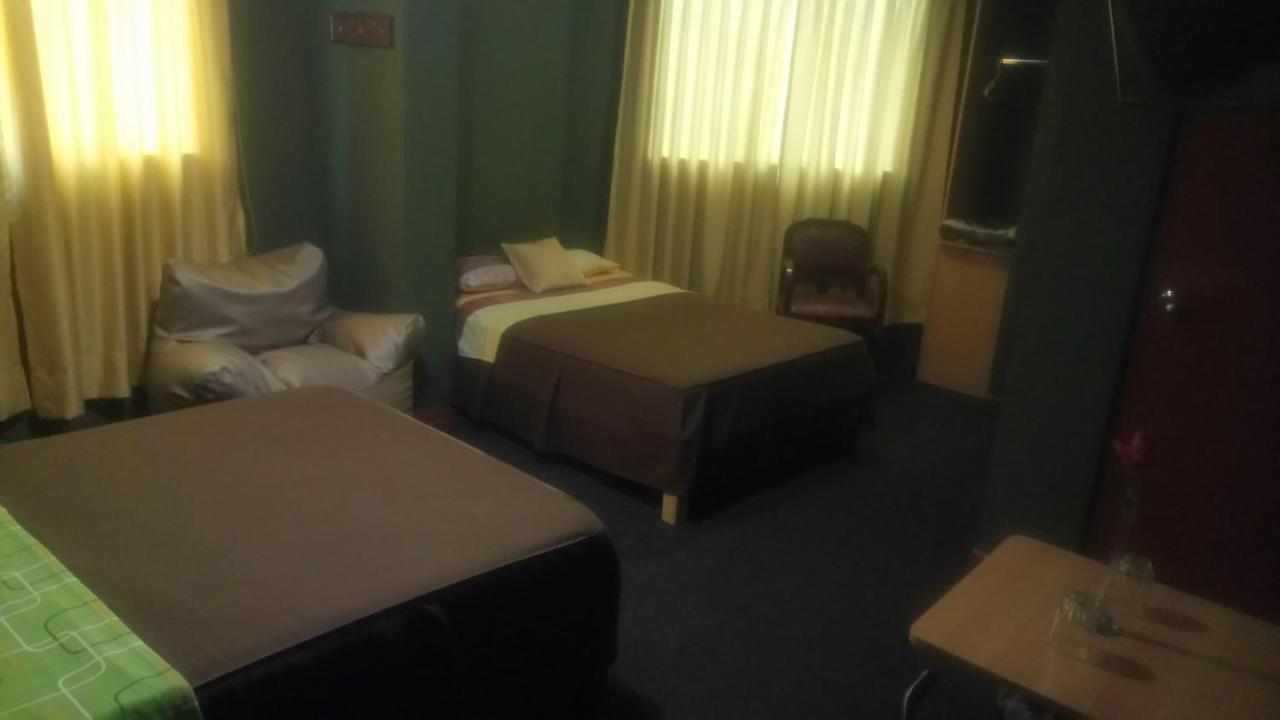 Hostal Residencial Mochica 利马 外观 照片