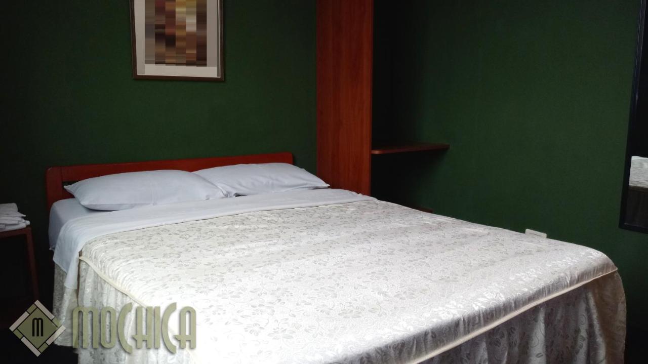Hostal Residencial Mochica 利马 外观 照片