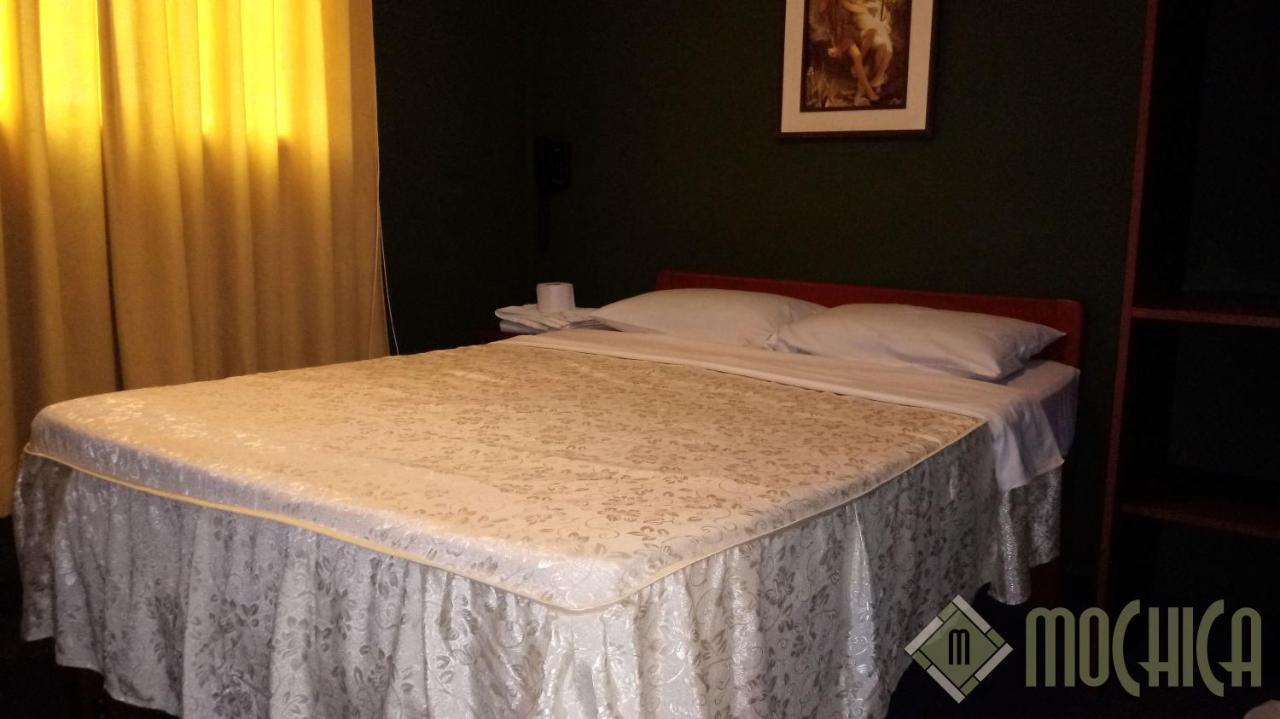 Hostal Residencial Mochica 利马 外观 照片