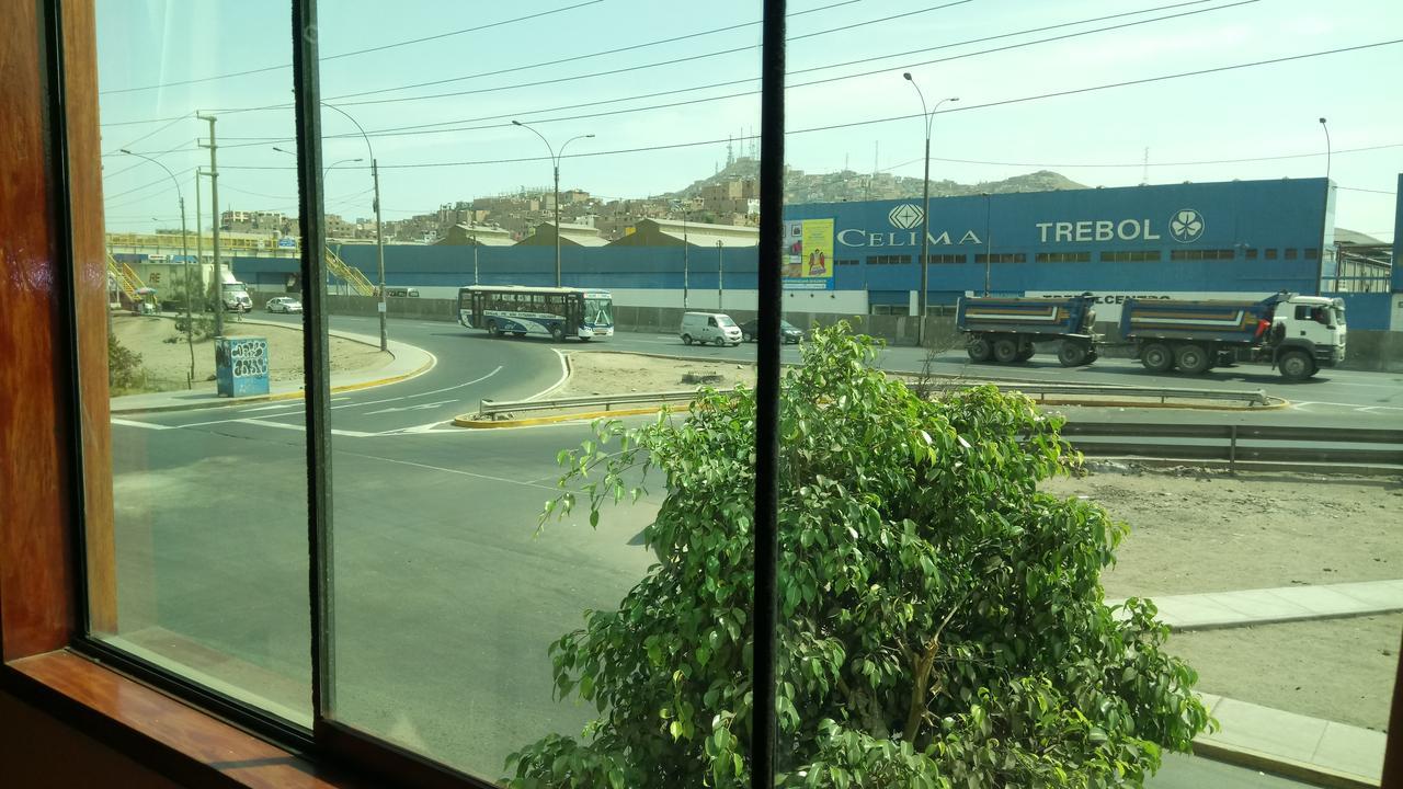 Hostal Residencial Mochica 利马 外观 照片