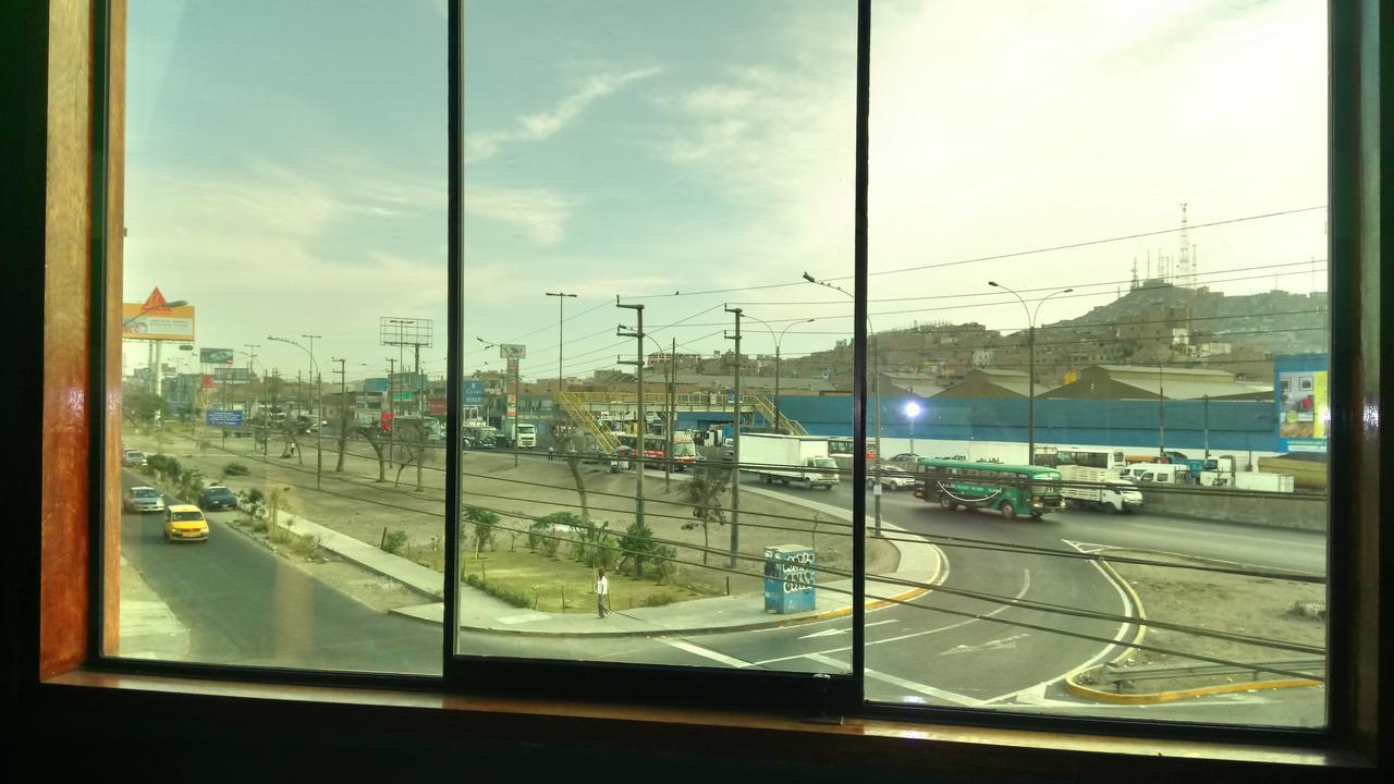 Hostal Residencial Mochica 利马 外观 照片